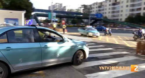 昆明首條巡游出租汽車專用通道投入試運行，破解商業中心“上下車難”困局
